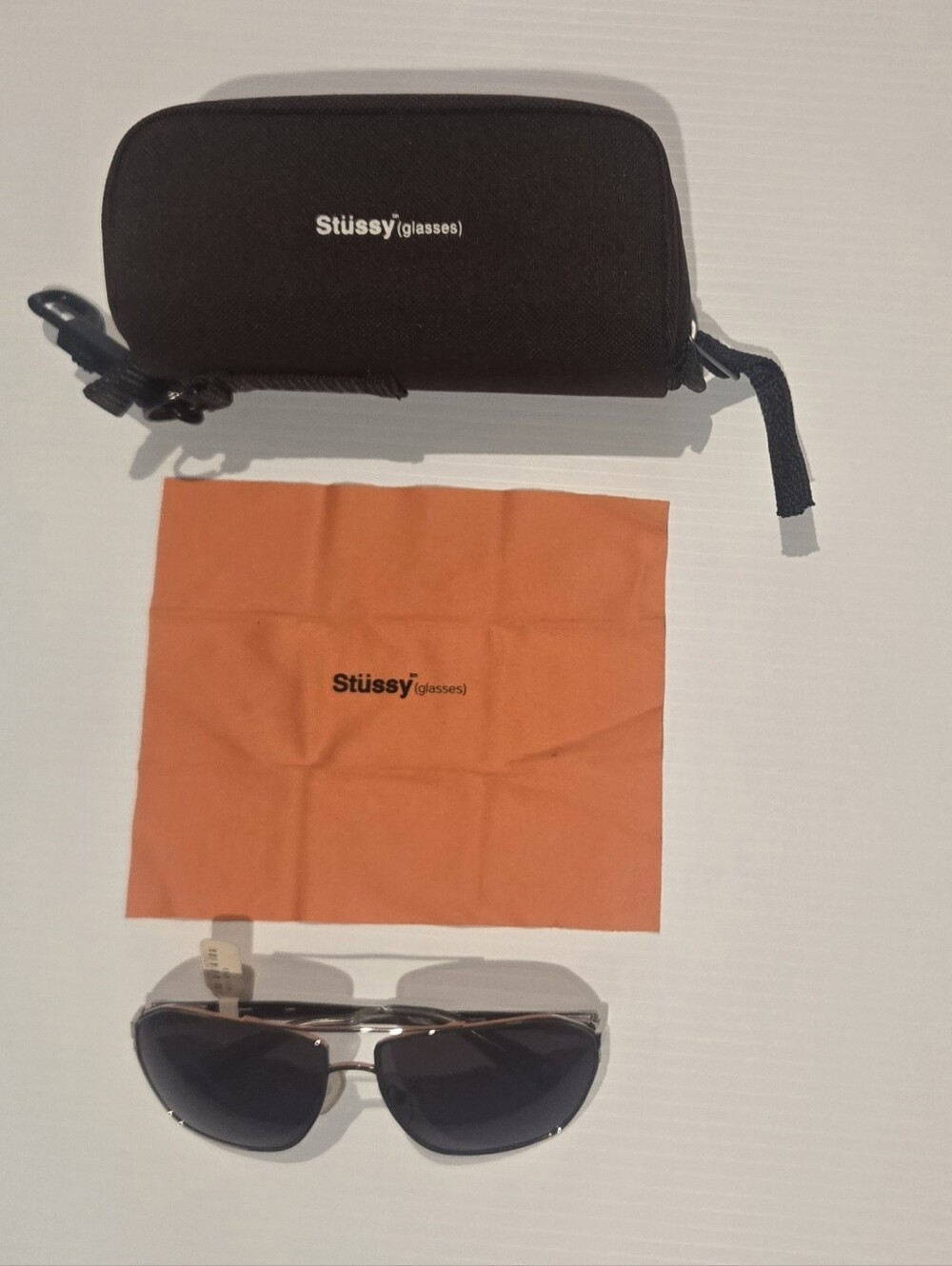 040105 Leon Silg STUSSY: GLASSES with Cloth And Case VINTAGE Y2K